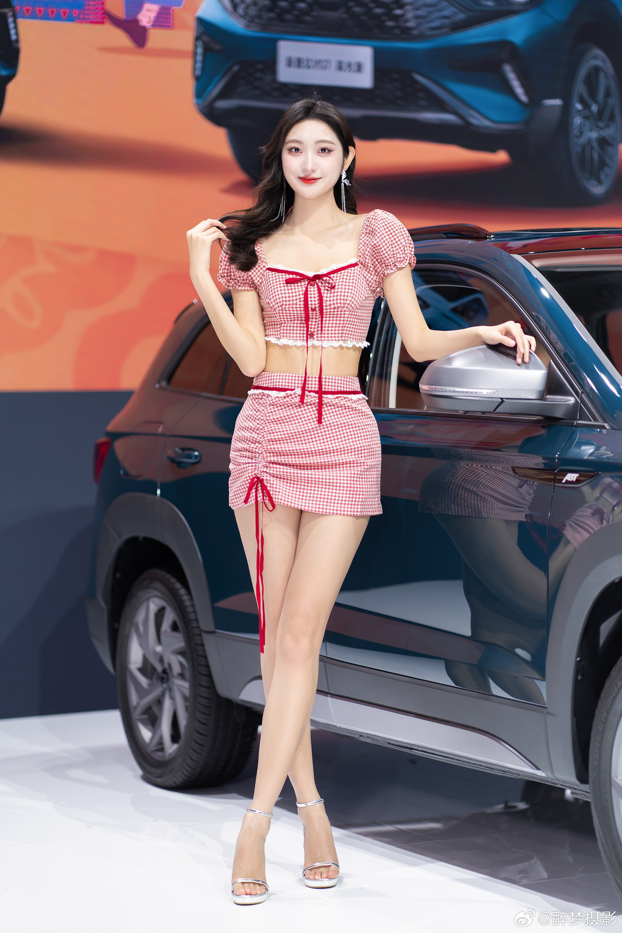 身高一米八的车模，圆脸的甜妹真的很nice！模特：会飞的甜甜活动：2023广州国