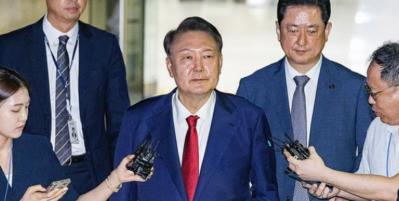 韩国前总统尹锡悦再以“健康原因”缺席内乱庭审，连续三周未现身7月23日消息，