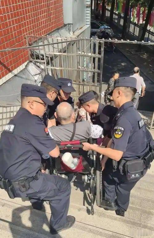 中国特警vs美国特警中国特警vs美国特警