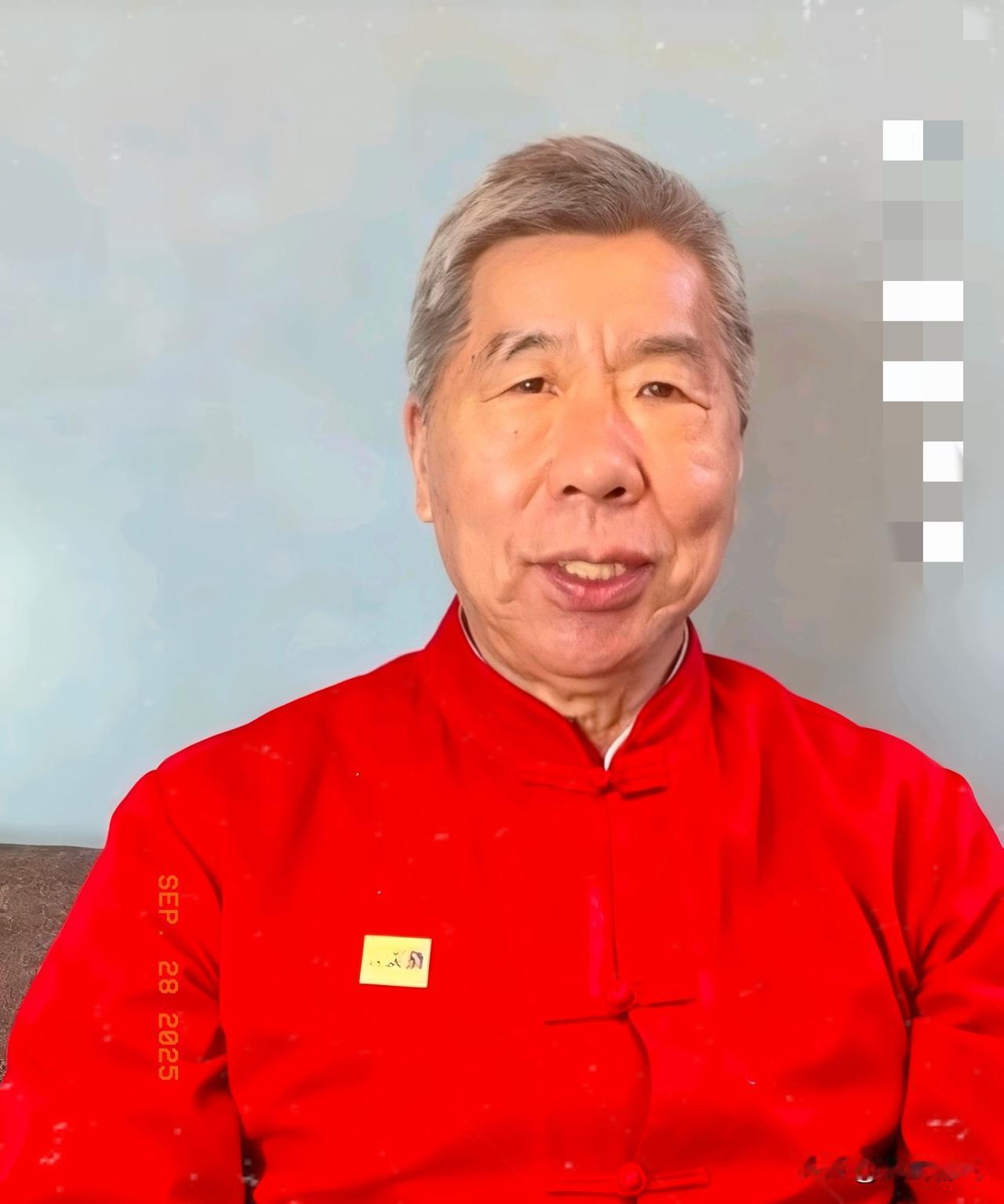 他是祖国一统的曙光。只有张亚中敢直面九二共识的真正问题，九二共识是一个绕不开的