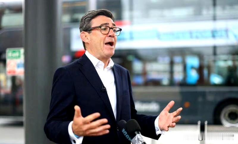 彻底决裂了！英国首相伯纳姆表示，英国不惧怕来自俄罗斯的威胁！他强调，英国将继续
