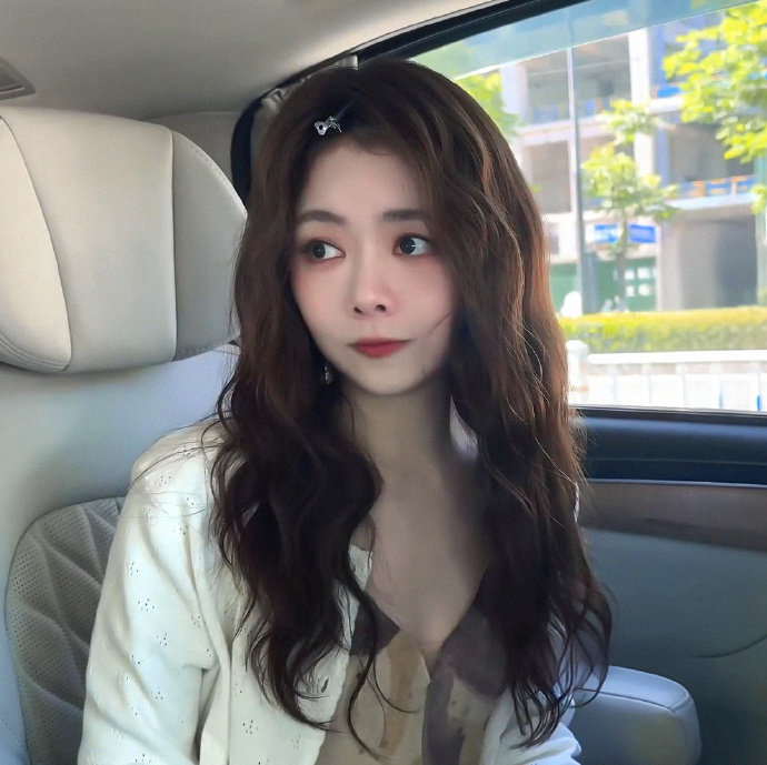 谭松韵DearD舞台直拍谭松韵音综初舞台直拍看了谭松韵的音综初舞台直拍，真的被