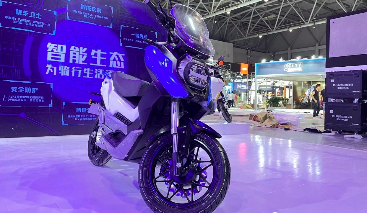 2021年摩博会力帆,珠峰推出电动摩托车, 外观好看, 性能出众
