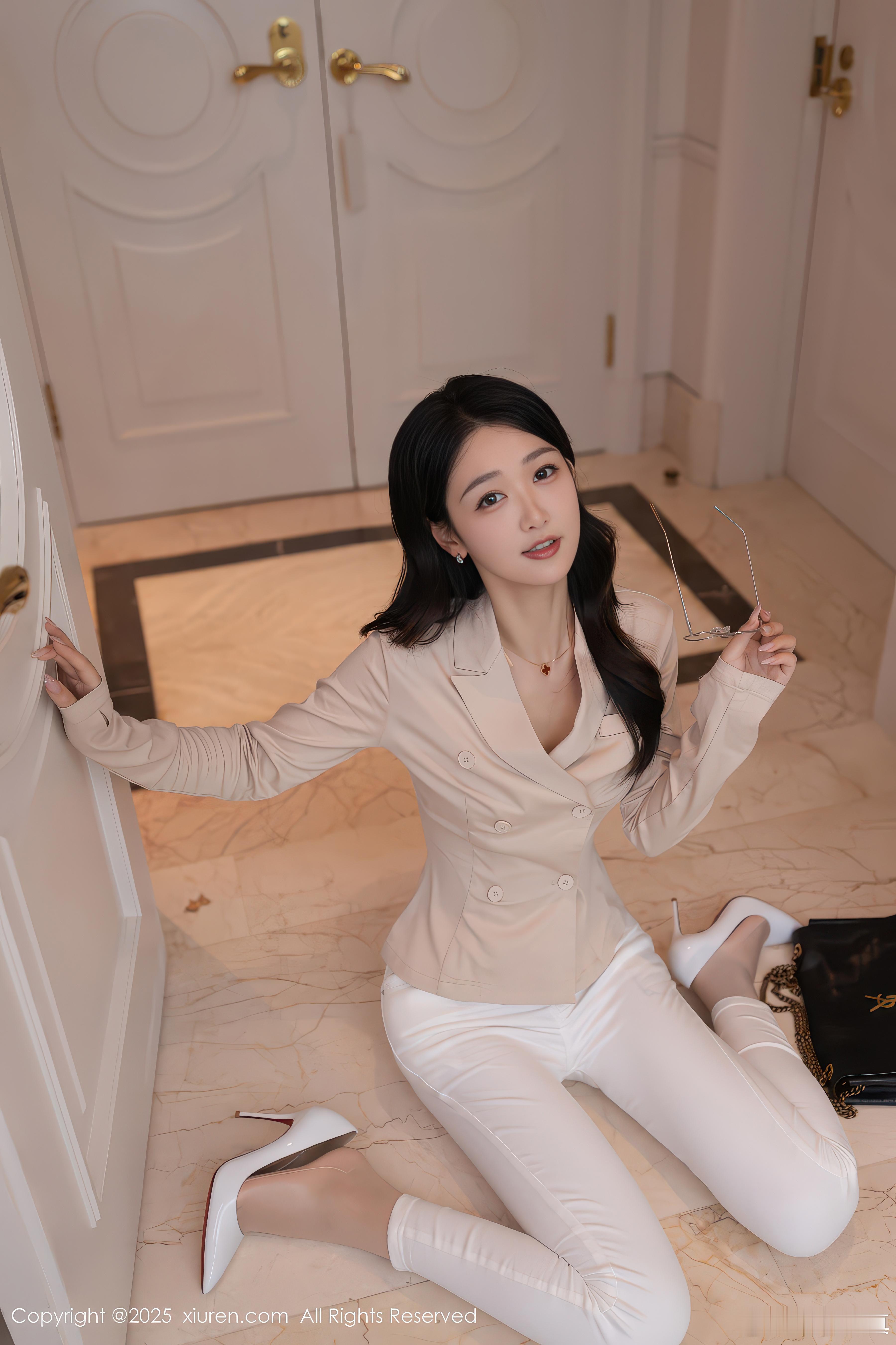 唐安琪NO.11053性感OL服饰[86P872.74