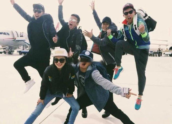 4月7日晚，陈赫主演的法国经典喜剧《艺术》在上海茉莉花剧场演出。邓超与Ange