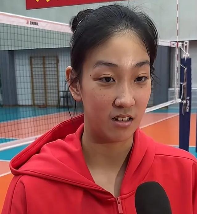 同样是一传不好，赵勇为什么不把机会给段梦可进国家队试训的机会呢，杨铭舒在上海女排