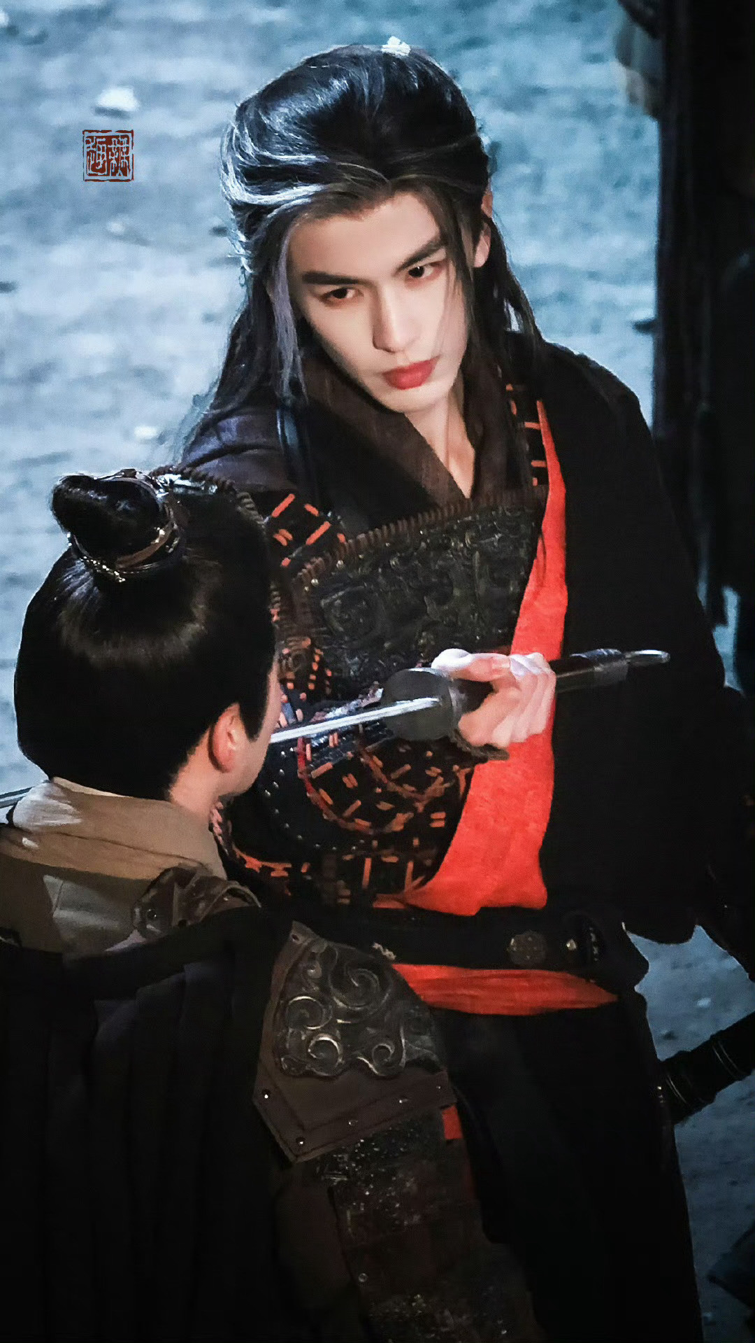 推了张凌赫的《归鸾》。接了李昀锐的《归良辰》。转头又扔下《归良辰》，去撕杨洋的《