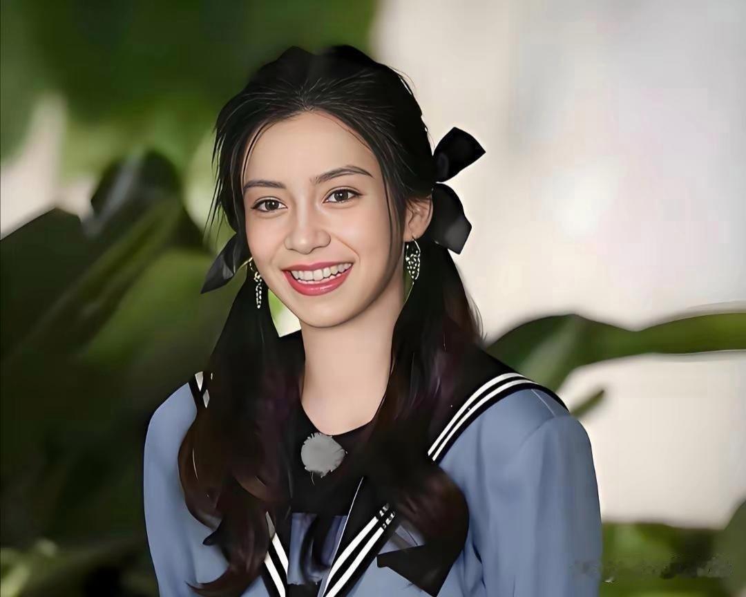 杨颖在节目里讲了和黄晓明离婚的原因。她说刚结婚那会挺开心的。等生了第一个孩子，家里气氛就变了。黄晓明
