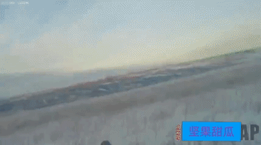 果断的士兵，康斯坦丁诺夫卡方向，俄军几个第255团突击队员在雪地上行进，乌军一架