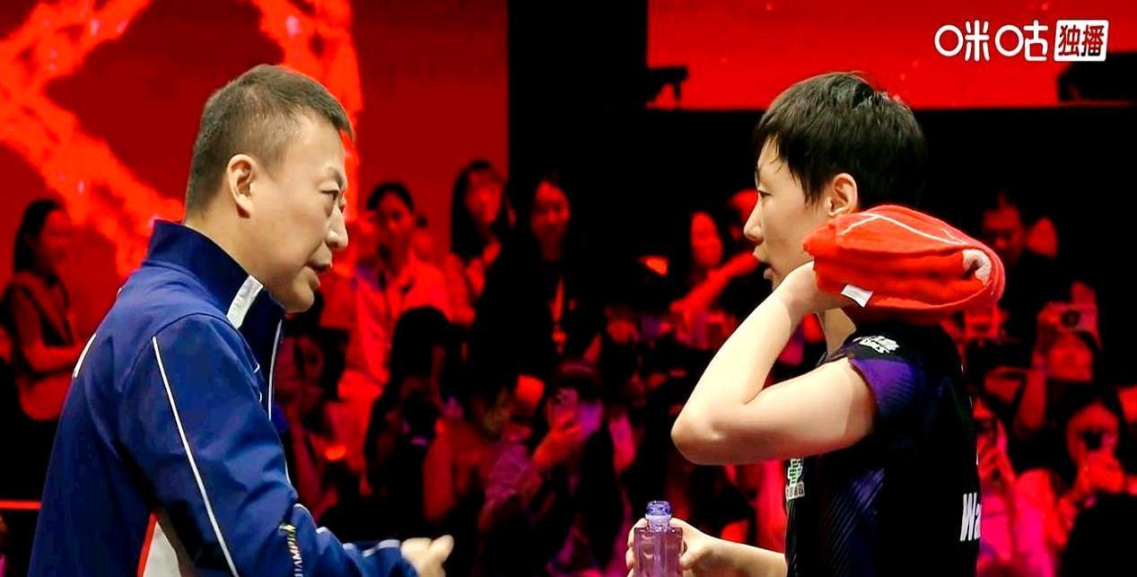 9-2领先被追到10-9，王曼昱差点把首局送了。温特反手贴着防弧胶皮，像块