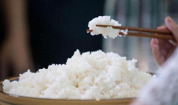 为什么欧美国家大多不吃米饭，而中国人喜欢吃米饭？一位外国友人体验过中国米饭之后表