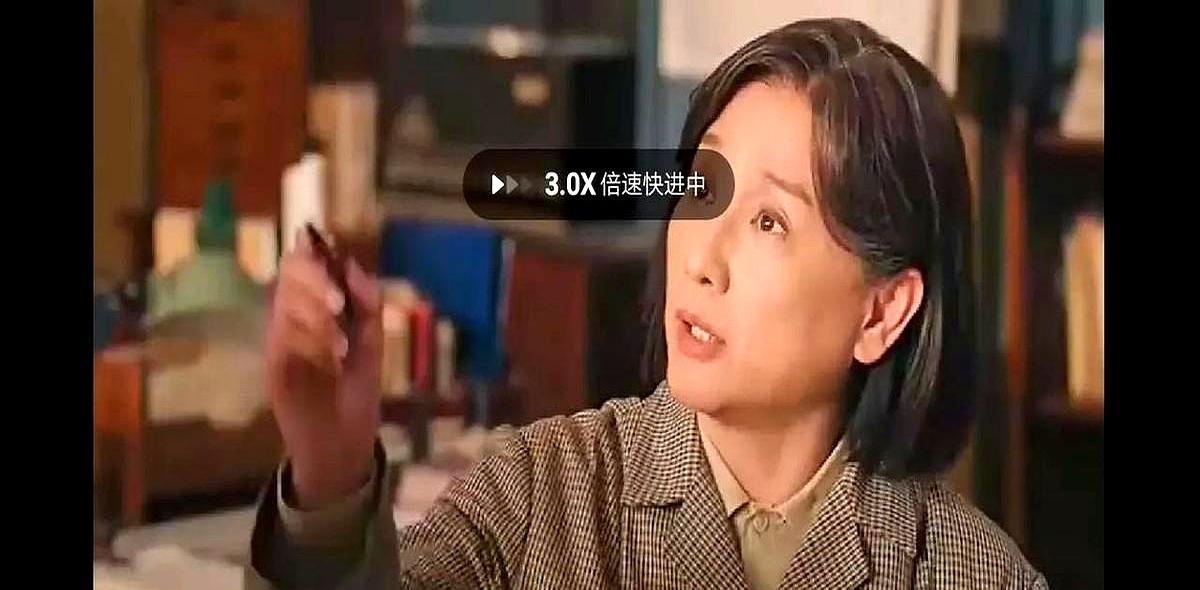 亲妈空降成顶头上司，死死盯着亲生女儿砸下一句话，在单位绝对不许喊我妈。你敢信这是