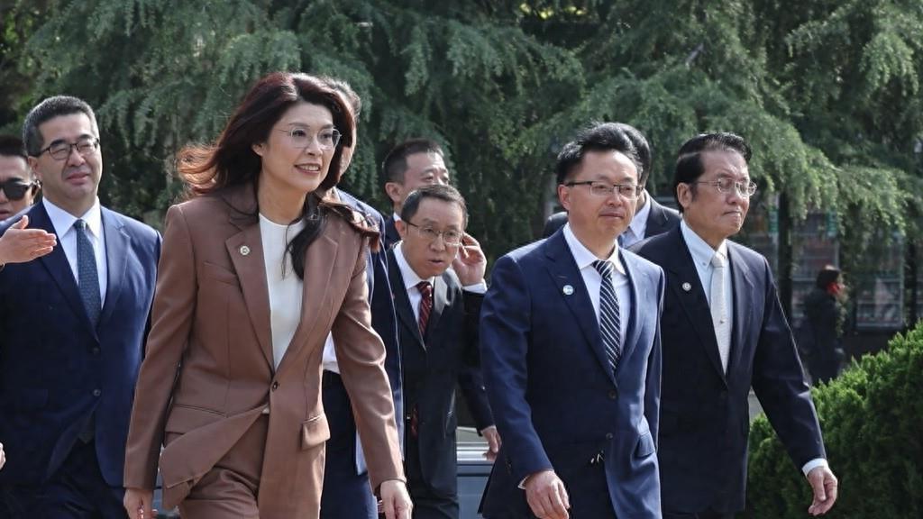 北京重磅喜讯！郑丽文提出“四个坚持”，两岸定调新时代4月10日11时，人民