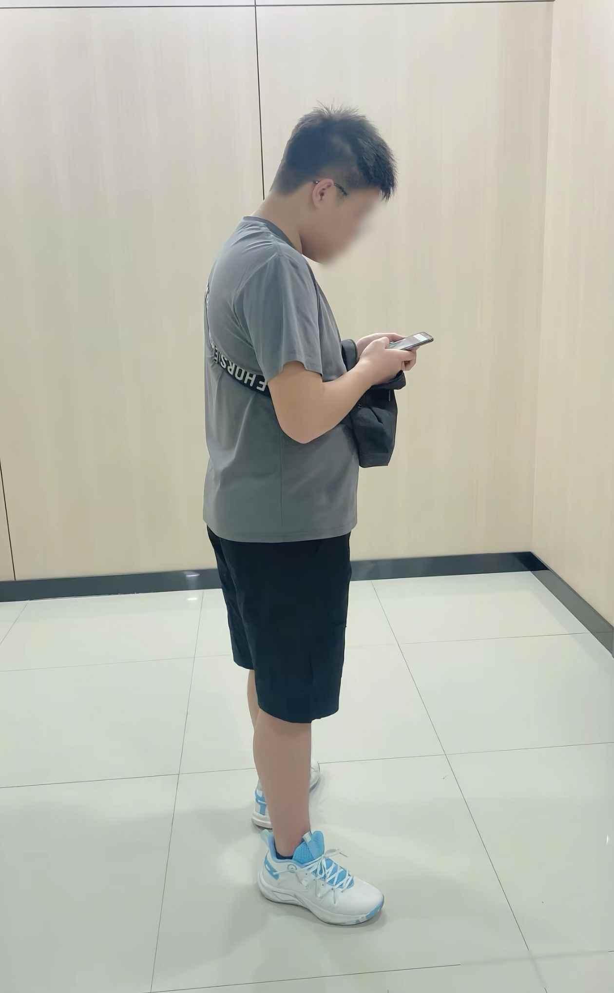 广西少年坠楼疑云难散家校各执一词真相扑朔谁该为年轻生命买单？广西东兴中学