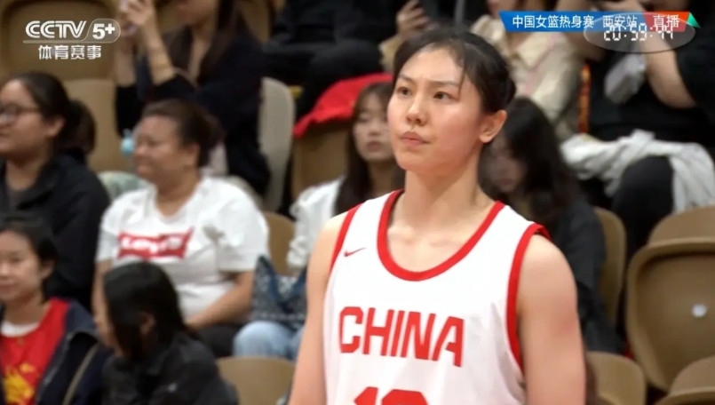 中国女篮姑娘张茹真是难堪大用！在今天结束的一场热身赛中，中国女篮在主场以91：8