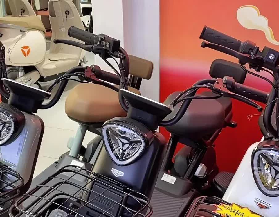 这几天一直在纠结是买爱玛还是雅迪，看了爱玛的酷骑和酷迈，本来打算买酷迈了，但是没