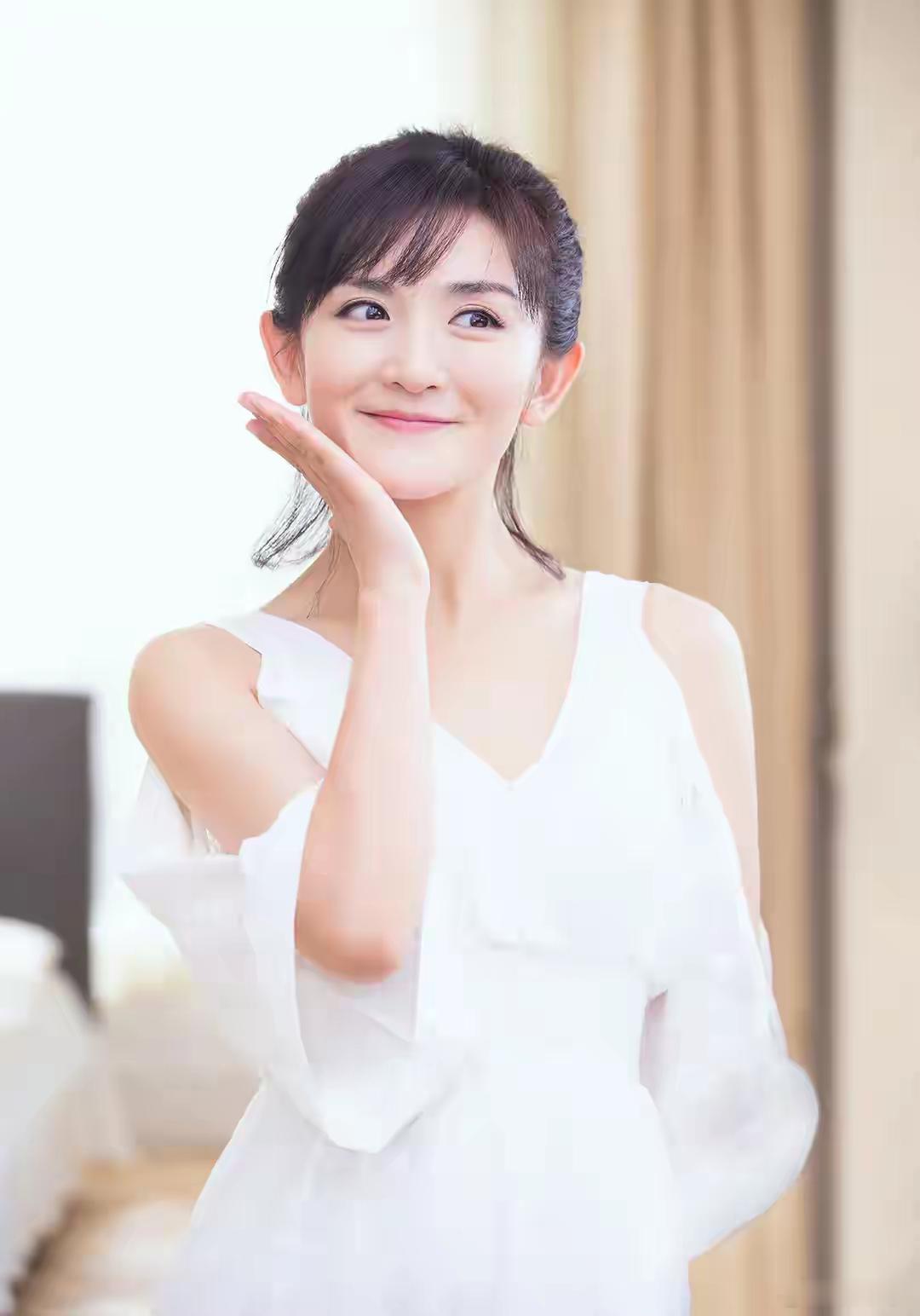 1.谢娜自打不开演唱会之后，外界对她的讨伐声都小了。其实她还是有开演唱会的心思，
