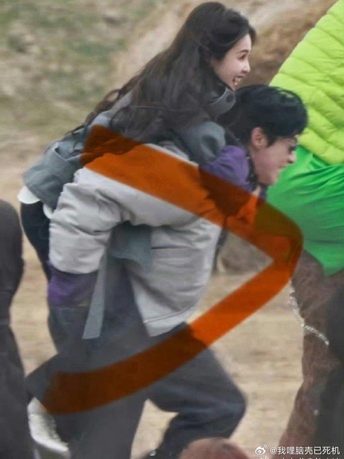 王鹤棣背完白鹿背刘耀文王鹤棣刘耀文灵珠魔丸配色王鹤棣背完白鹿背刘耀文，王鹤棣刘