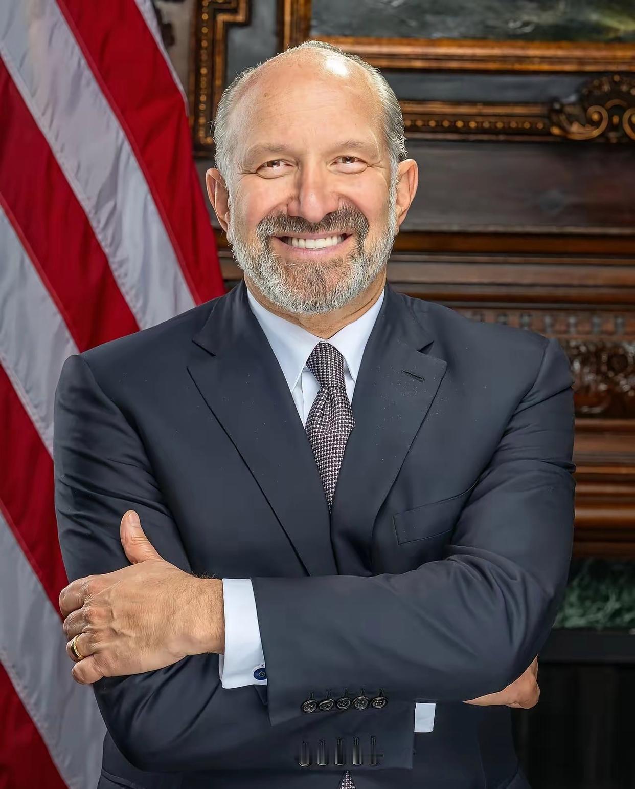 美国传来新消息！4月24日，美国商务部长卢特尼克在国会听证会上亲口承认，特朗普