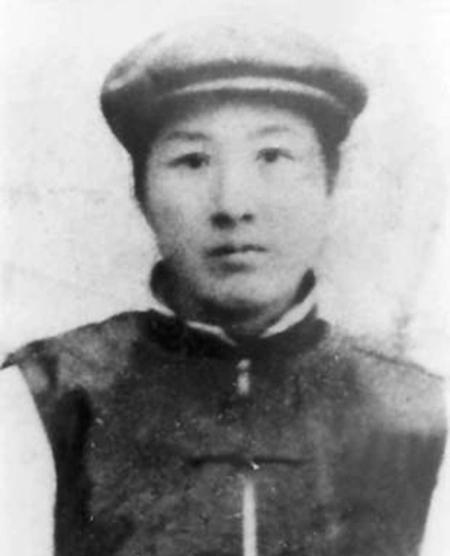 1907年7月15日凌晨，32岁的秋瑾在绍兴轩亭口从容就义，这位