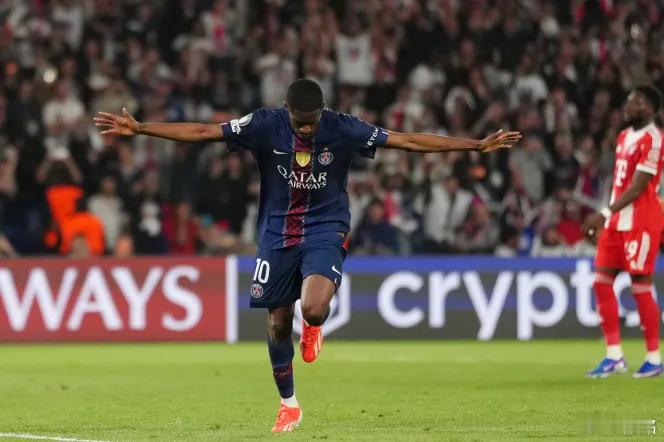 巴黎圣日耳曼5比4拜仁慕尼黑法国《队报》并没有大肆吹嘘大巴黎的胜利，而是在宣扬