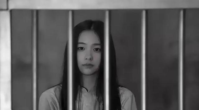 1991年，一位21岁的女犯人被判处死刑，临行前，狱警问她还有什么想说的，谁知她