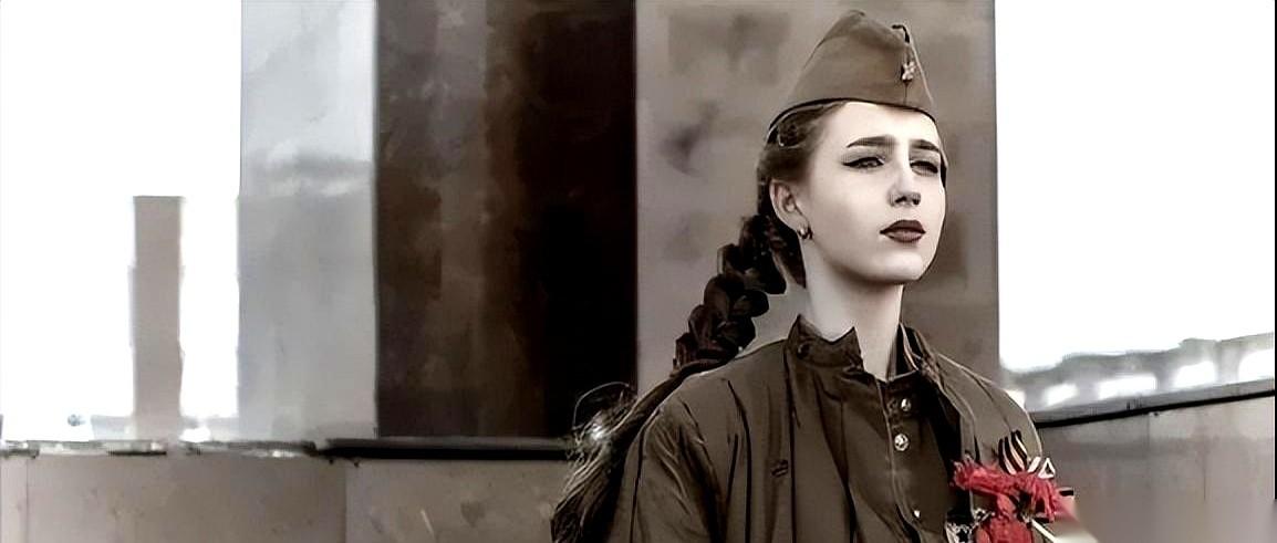 都说苏联人疯了，最后搭上7.8万条命，非要去啃柏林这块已经烂了的骨头。我以前也