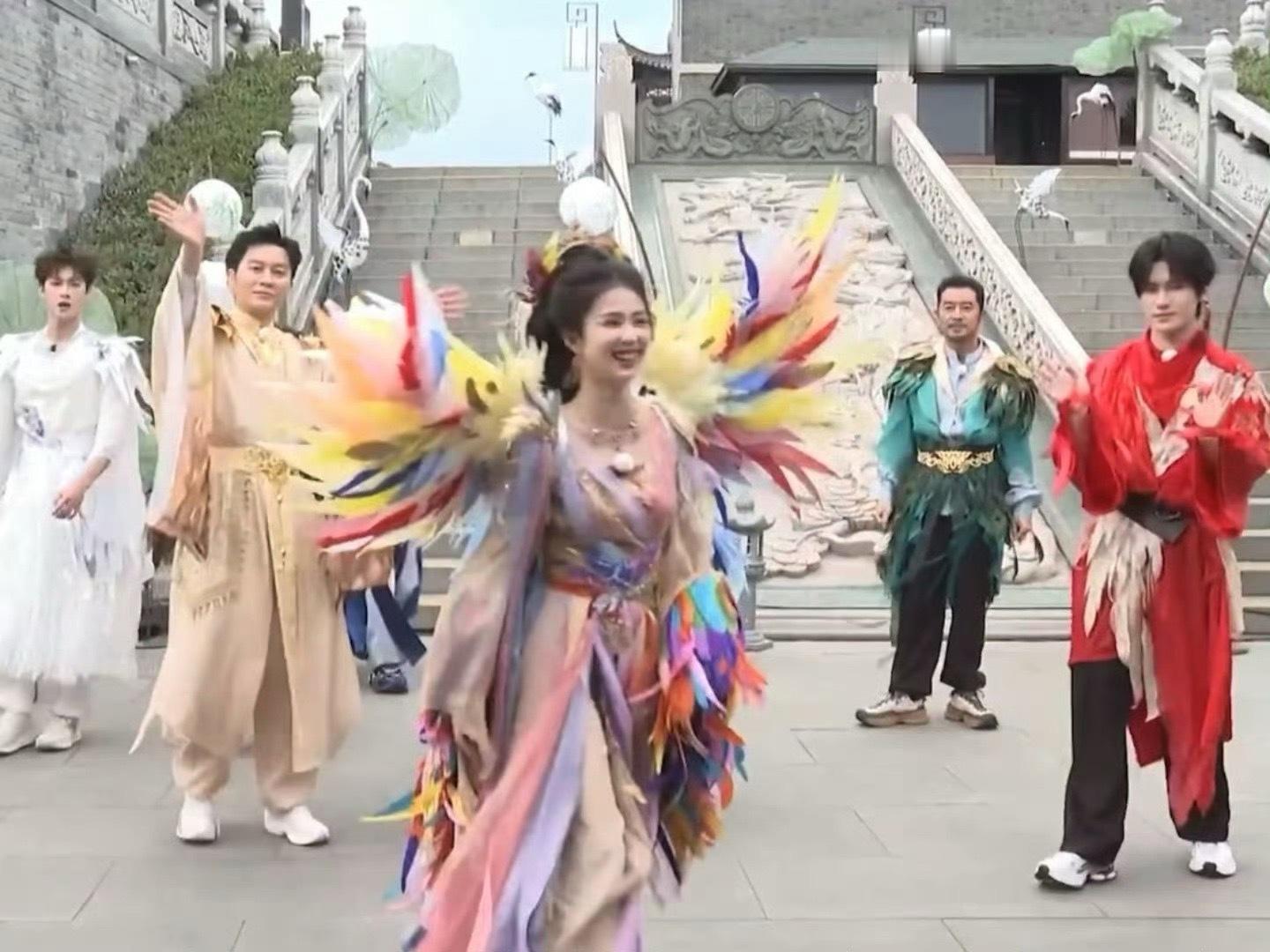 白鹿凤凰神女求求了把这些综艺妆造人员抓进剧组好吗真的比一些剧的妆造强​​​