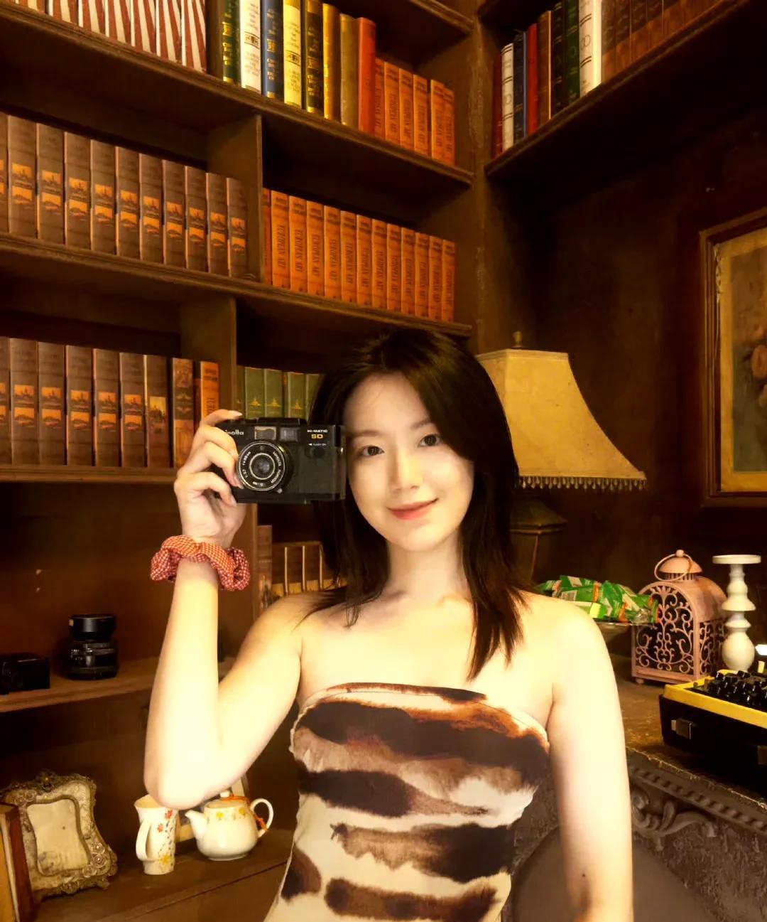 女歌手叶舒华为成都紫雅事件发声？5月28日凌晨，女歌手叶舒华在社交媒体发文，疑