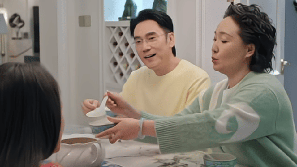 以为是林依轮还真是林依轮这大概就是“剧抛脸”的魅力？若非仔细确认，真不敢把《披