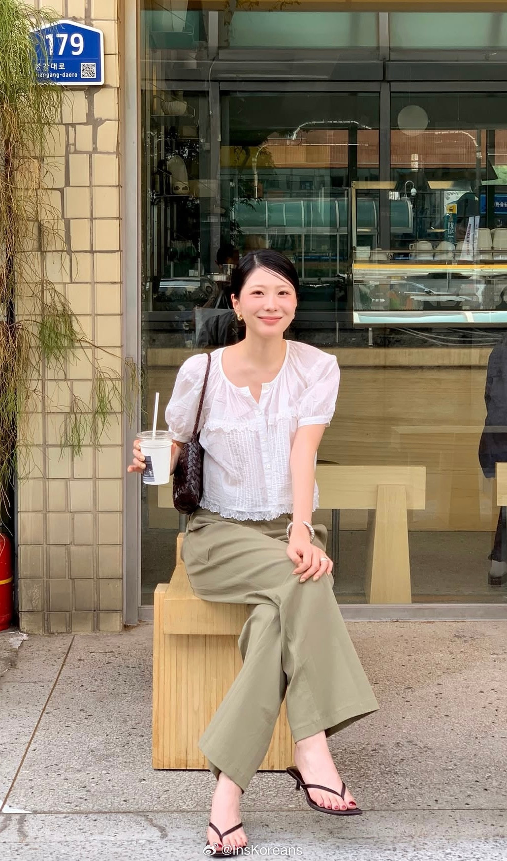 穿搭分享连续更新第2858天韩国时尚女生日常搭配短发女生看过来韩系穿搭超能新星