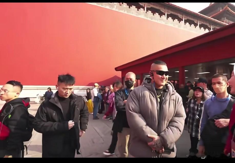 馆长来北京,故宫是一定要来的!跟随馆长的镜头来参观这座历经了历史沉浮的宫殿。