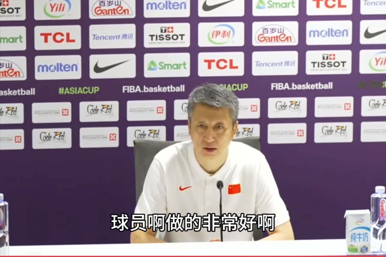 男篮亚军：郭士强对主力队员“评价”如下赵睿/胡金秋：家有一老，如有一宝，两个