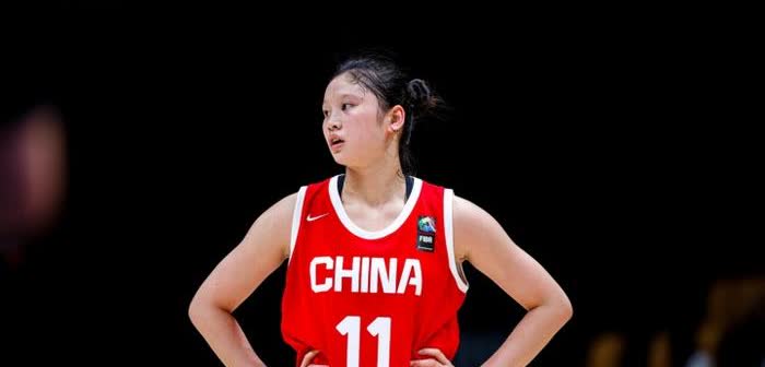 中国U16女篮21分惨败日本！篮板狂丢11个，主帅该反思了