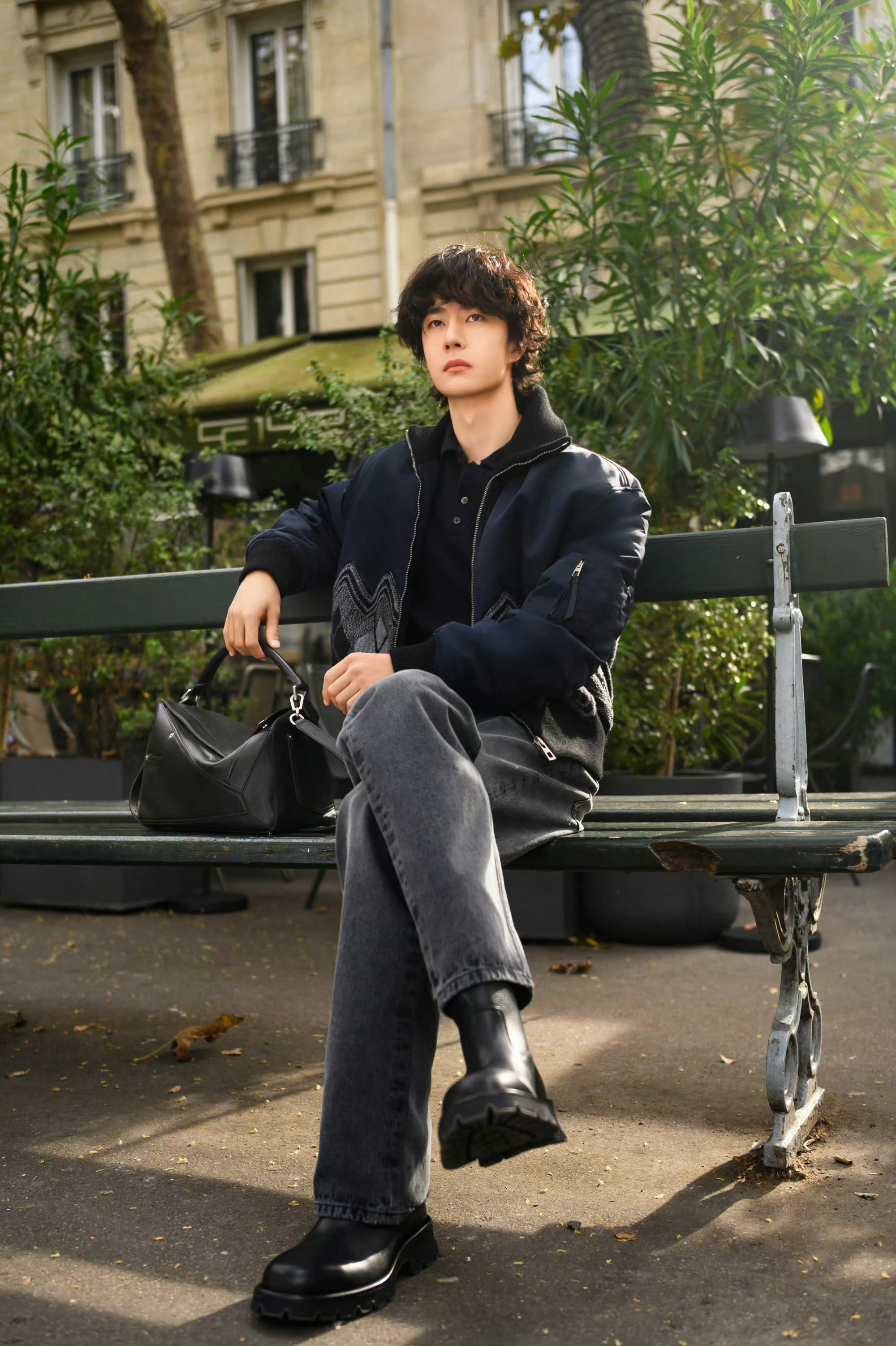 王一博的状态顶级好，好权威的一张脸！小卷毛好可爱