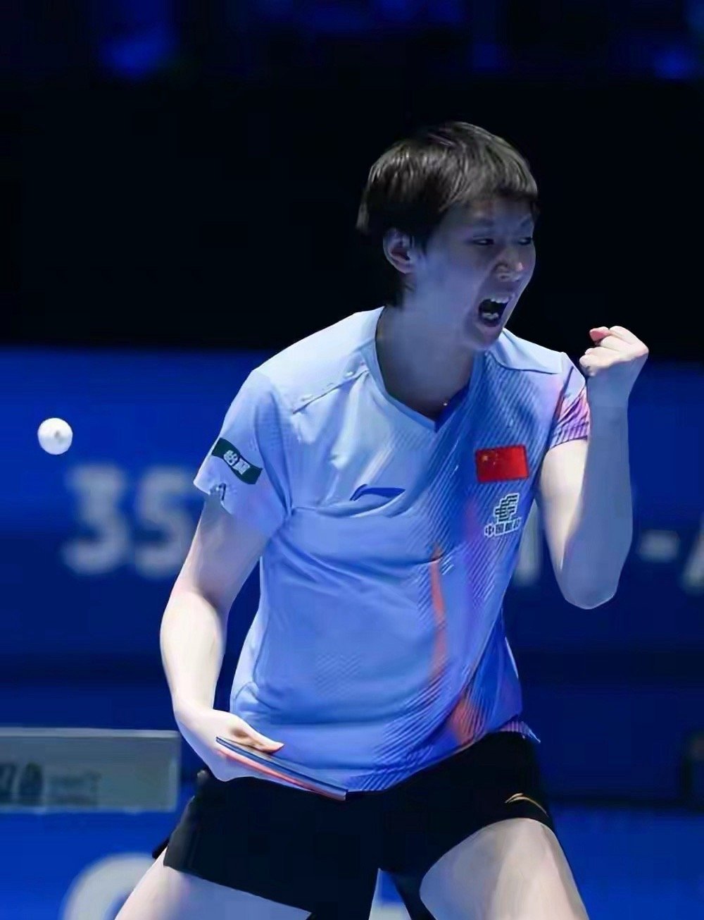 王曼昱应忘掉亚洲杯的失利，瞄准世界杯冠军！王曼昱在亚洲杯决赛中以2分憾负孙颖莎，