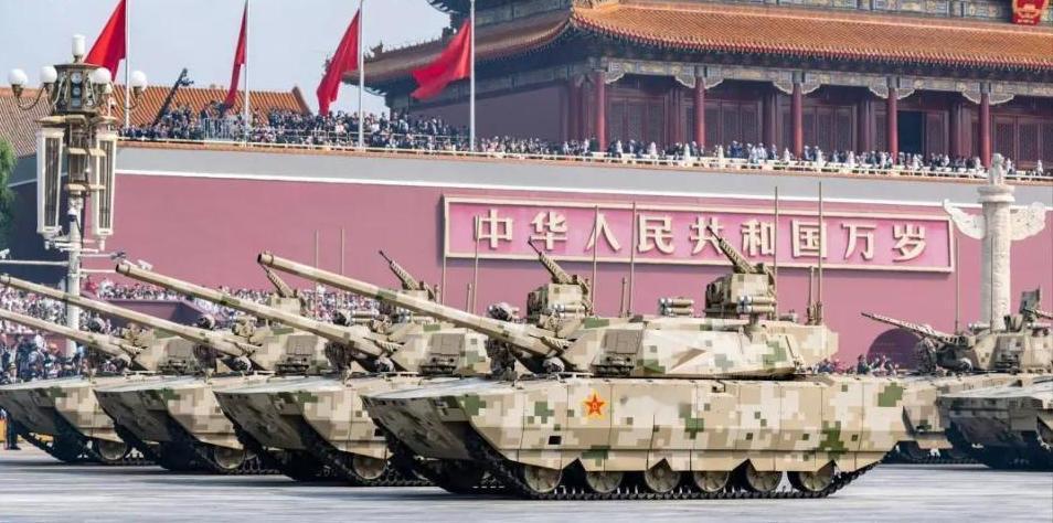 谁能想到，天安门亮相的全新坦克，破解难题的思路全是别国士兵拿伤亡换来的。93胜利