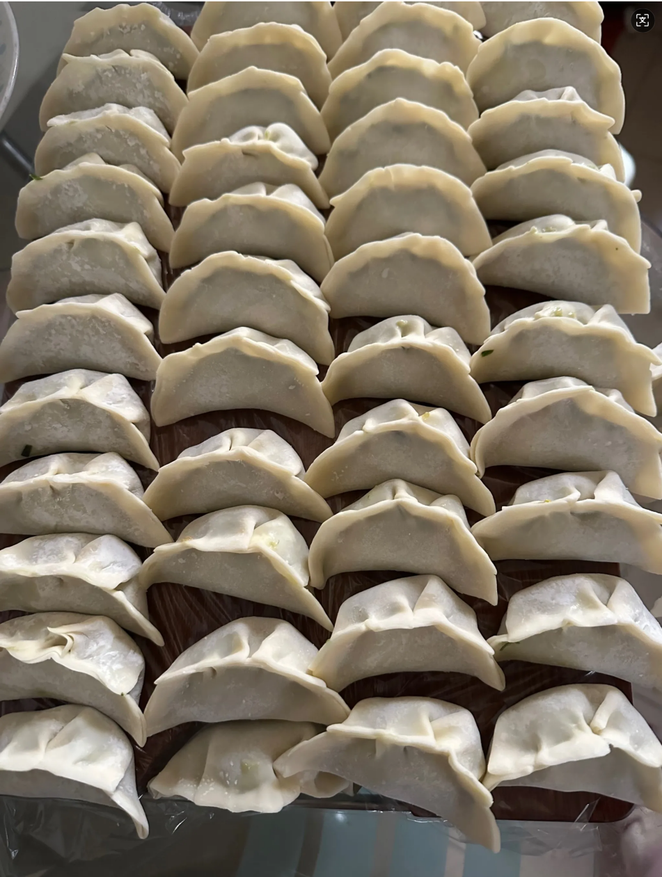 “饺子皮添加硼砂”刚刚看到一则新闻，卖水饺皮店的老板被抓，因为被人举报水饺皮里添
