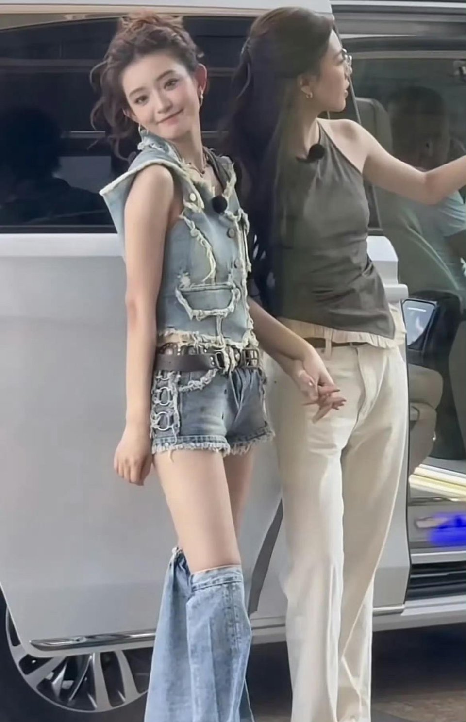 一个敢设计，一个敢穿，真是太牛了