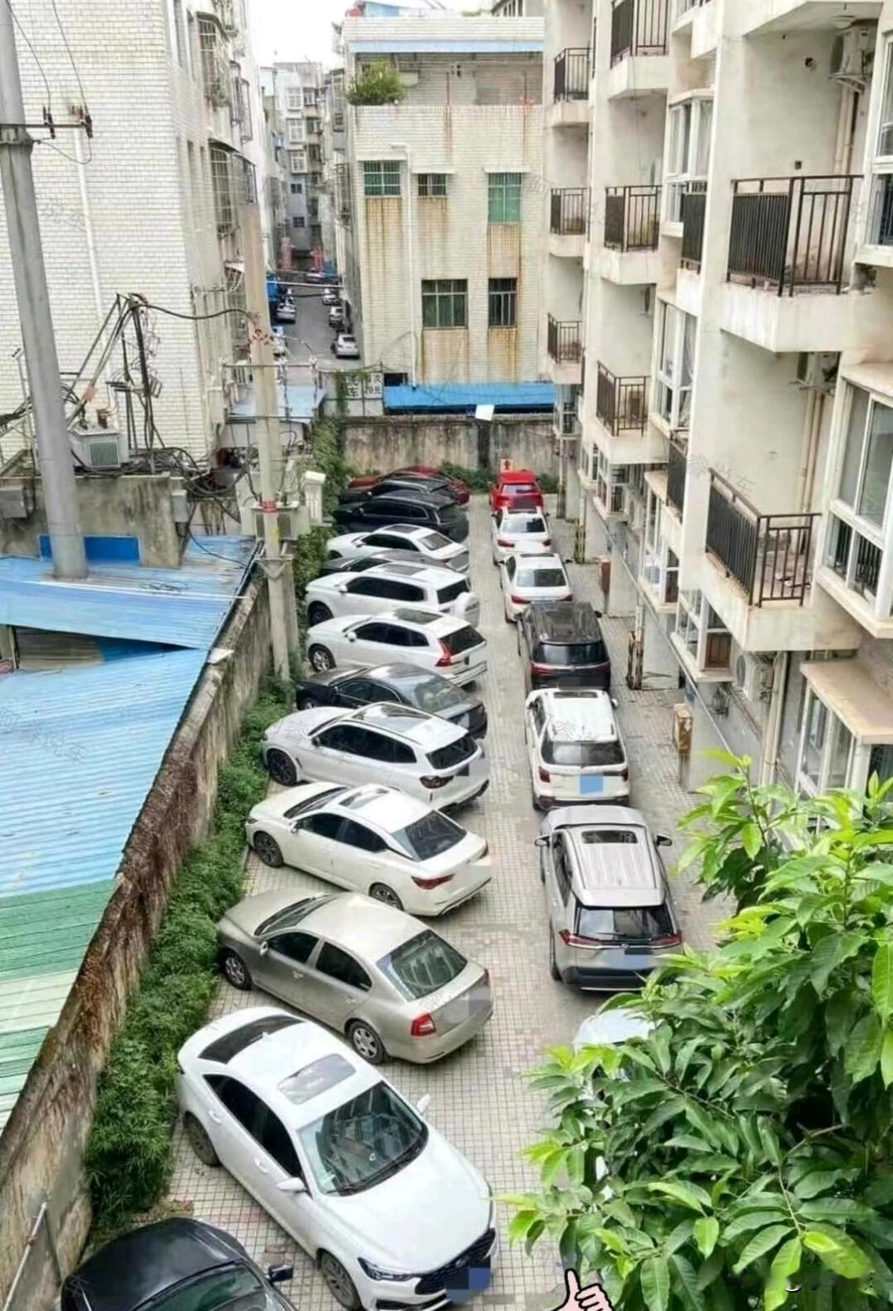 这里面的车该怎样才出的来？