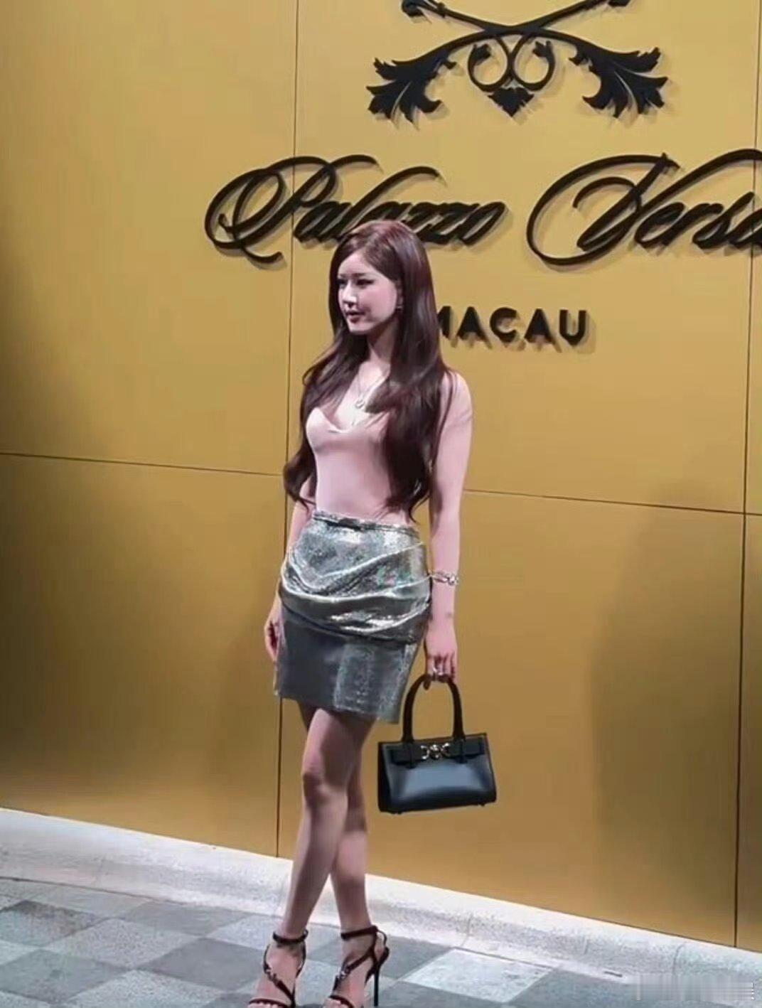 赵露思虞书欣极致反差