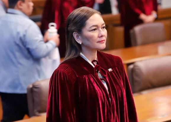 连莎拉的“死敌”都看不下去！7月7日，庭审进入第二天，参议员法官丽莎·洪蒂维