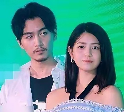 他的“体面”，全靠女方买单！陈晓这个人，骨子里透着一股凉薄。当年拍《陆贞传奇》，