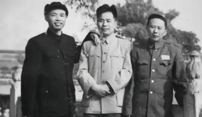 1978年，抗战英雄王近山弥留之际，把众儿女叫到身边叮嘱说：“我一辈子都不会原谅