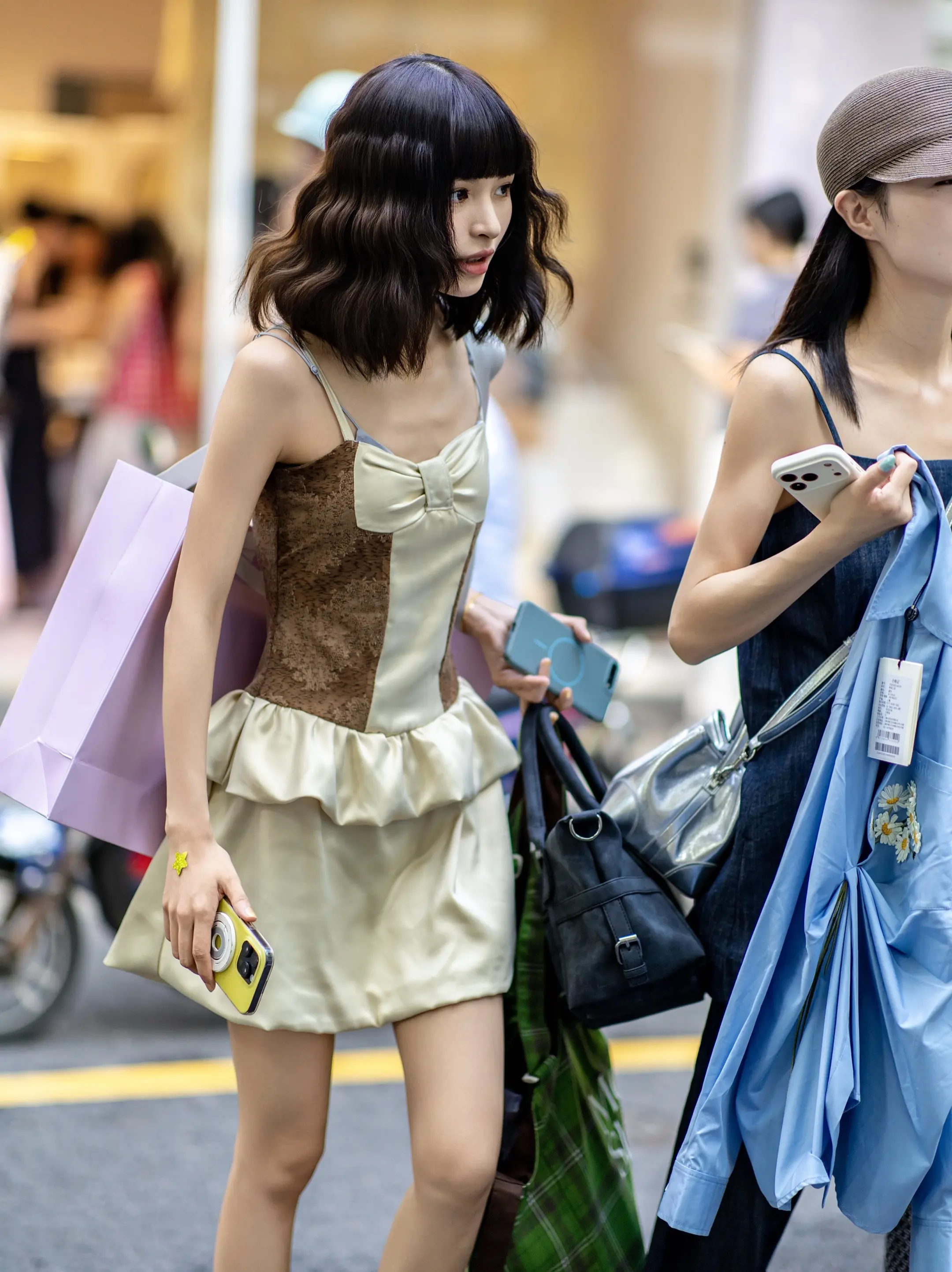 上海街拍/五彩斑斓的街头穿搭。