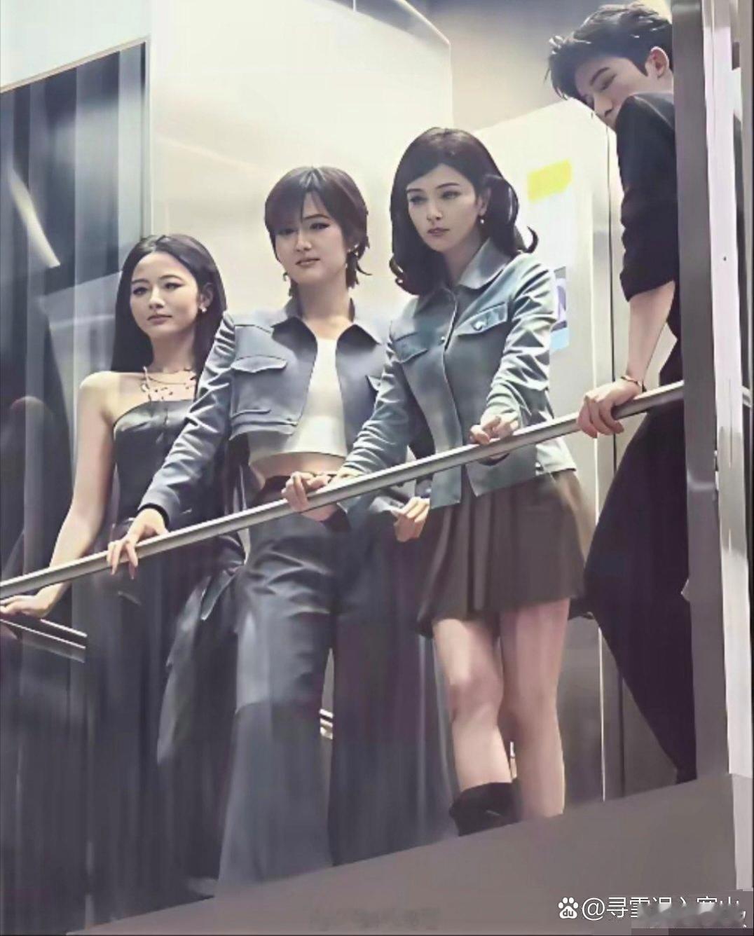 突然有点理解于正了，赵晴的美貌真的很出众。​