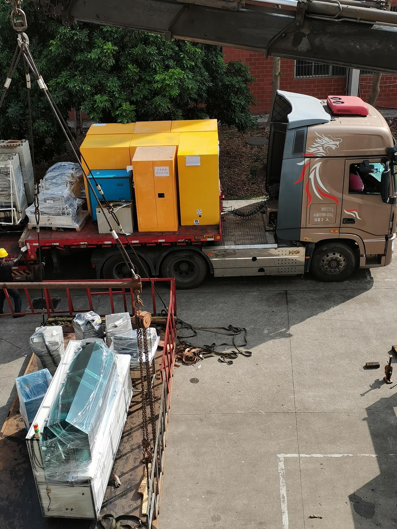 2007年8月15日从深圳南头关口安乐村工业区搬到光明的时候，我是单位最后一批过