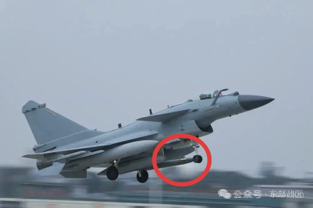 白高兴一场，这根本不是鹰击-21高超音速导弹！昨天看到很多军事专家在论证，图