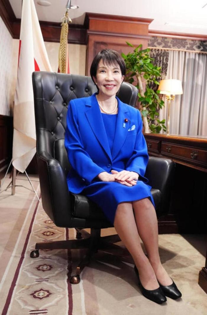 软也不是，硬也不是，美助日稳定汇率高市早苗仍左右为难日本最近向美国发出求助信号