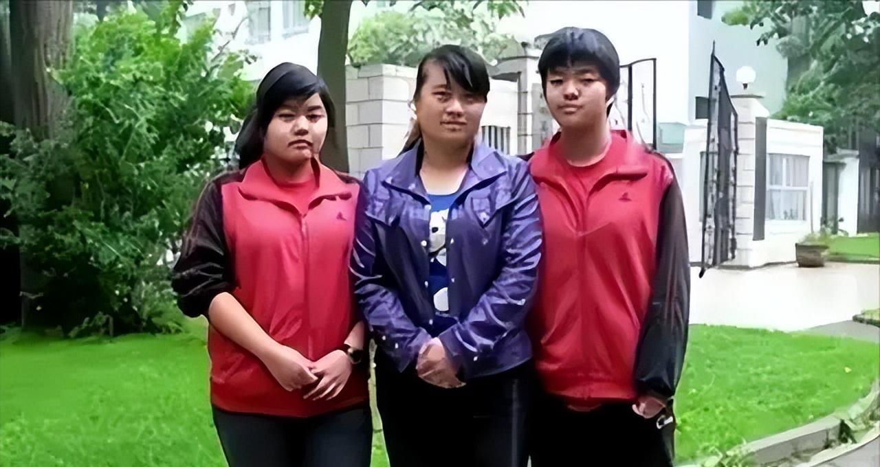 1999年，贵州19岁保姆，无奈带着被雇主遗弃的6岁双胞胎投奔娘家，父亲嫌丢人，